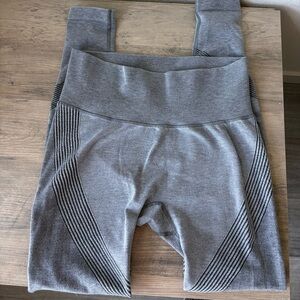 Lululemon Gray Ribbed Leggings